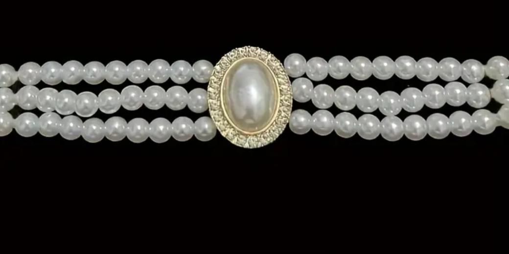 LustrePearl Elegance – Artificial Pearl Necklace